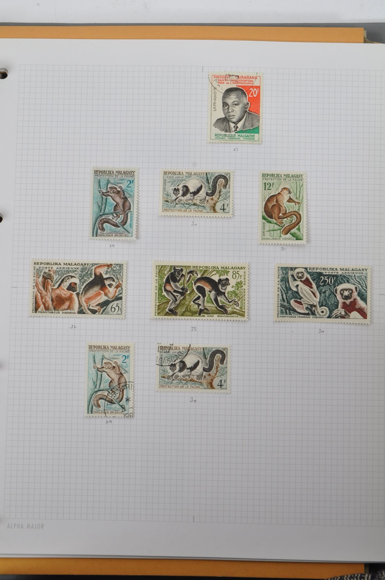 COLLECTION OF VINTAGE 20TH CENTURY POSTAGE STAMPS - Image 5 of 7