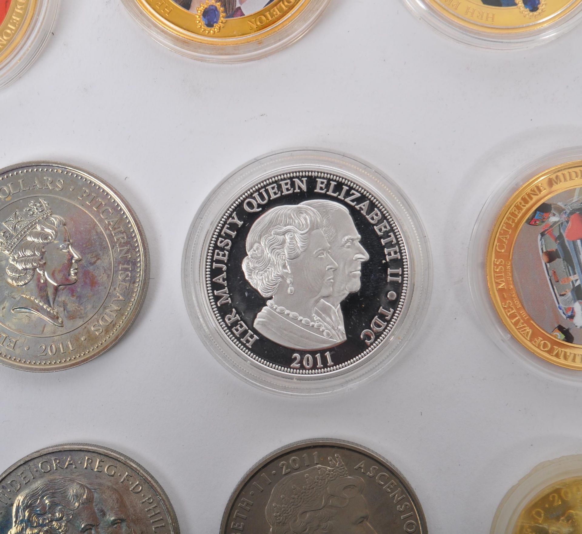 COLLECTION OF ROYAL FAMILY COMMEMORATIVE COINS - Image 4 of 5