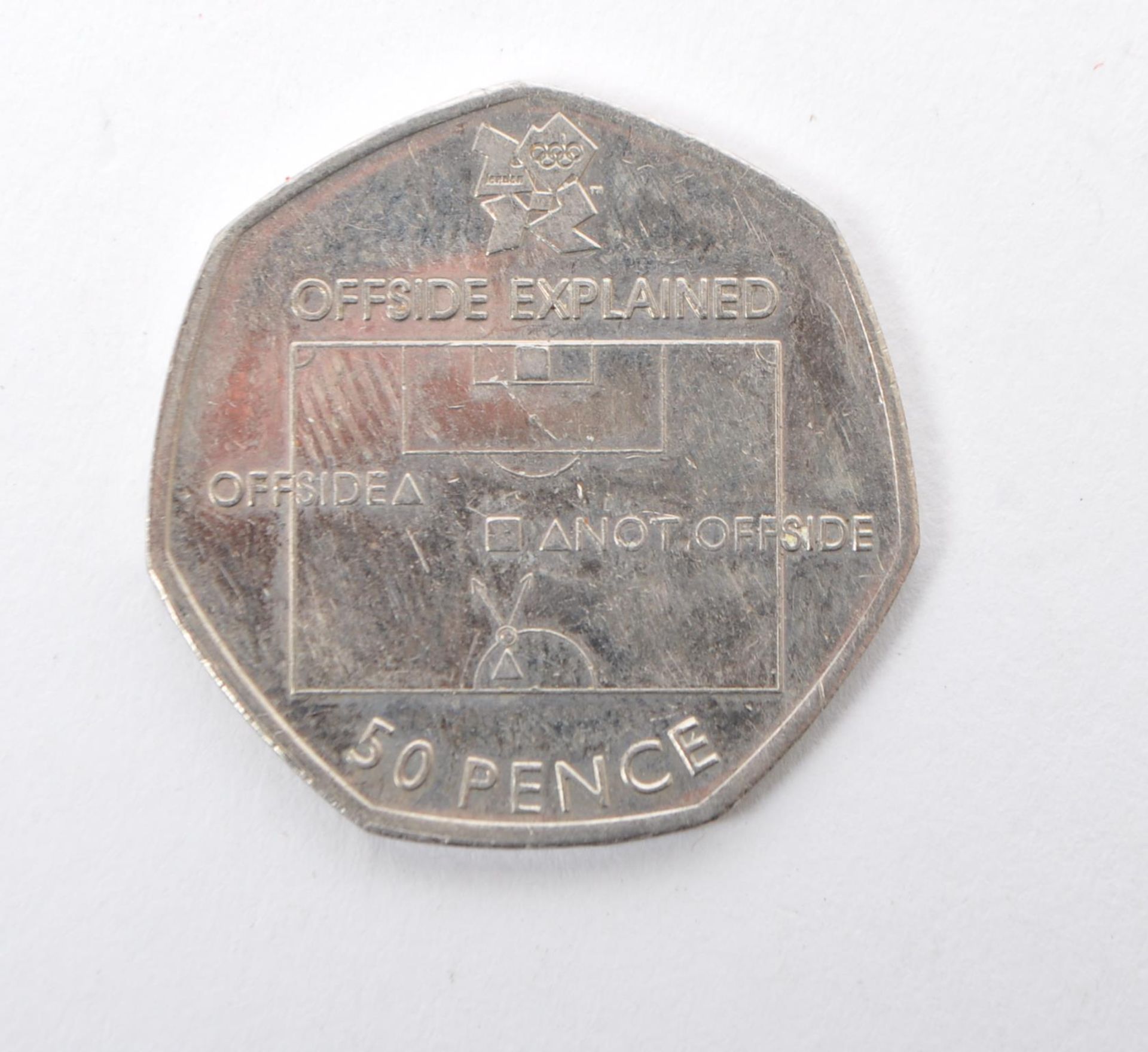 UK CIRCULATED FIFTY PENCE COINS INCL. 2011 FOOTBALL OFFSIDE - Image 6 of 7