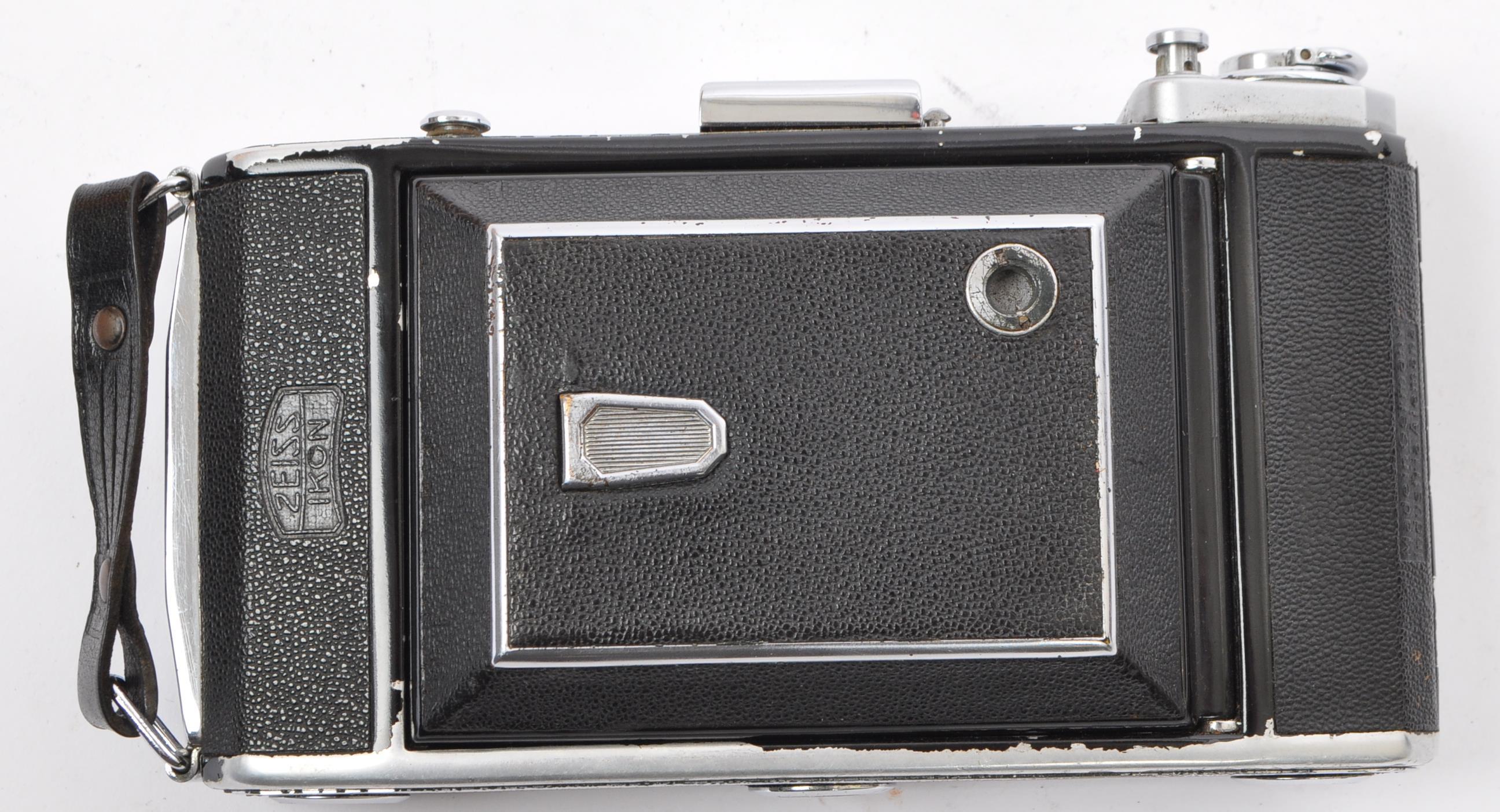 COLLECTION OF VINTAGE 20TH CENTURY CAMERAS & ACCESSORIES - Image 4 of 9