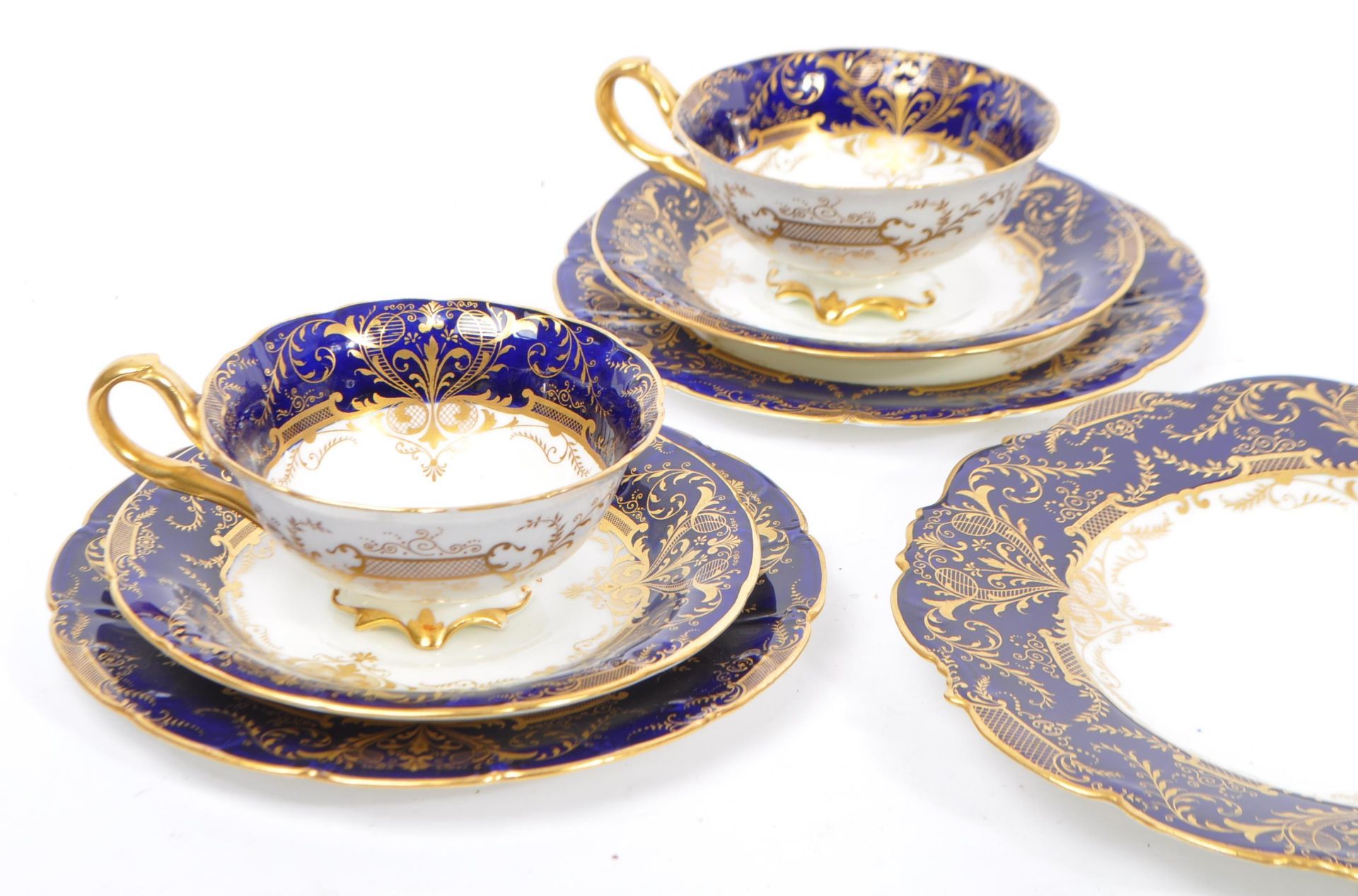 EARLY 20TH CENTURY ROYAL BLUE & GILT TEA SET BY CAULDON - Bild 2 aus 5