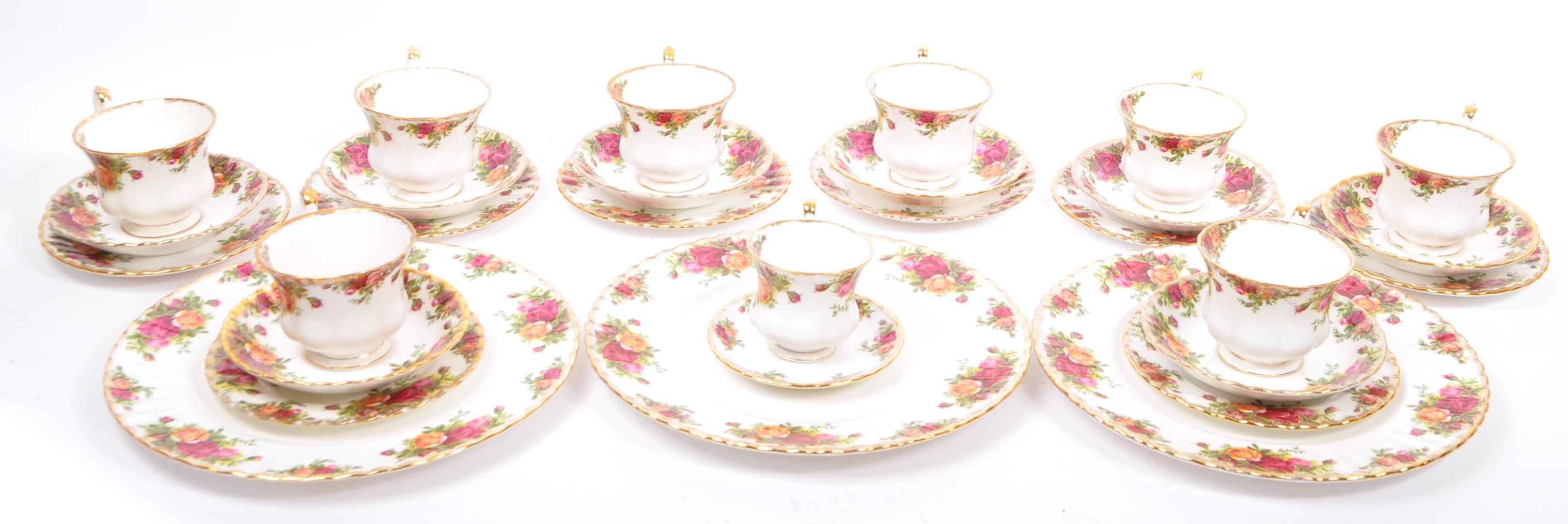 ROYAL ALBERT OLD COUNTRY ROSES CHINA TEA & DINNER SERVICE - Image 5 of 8