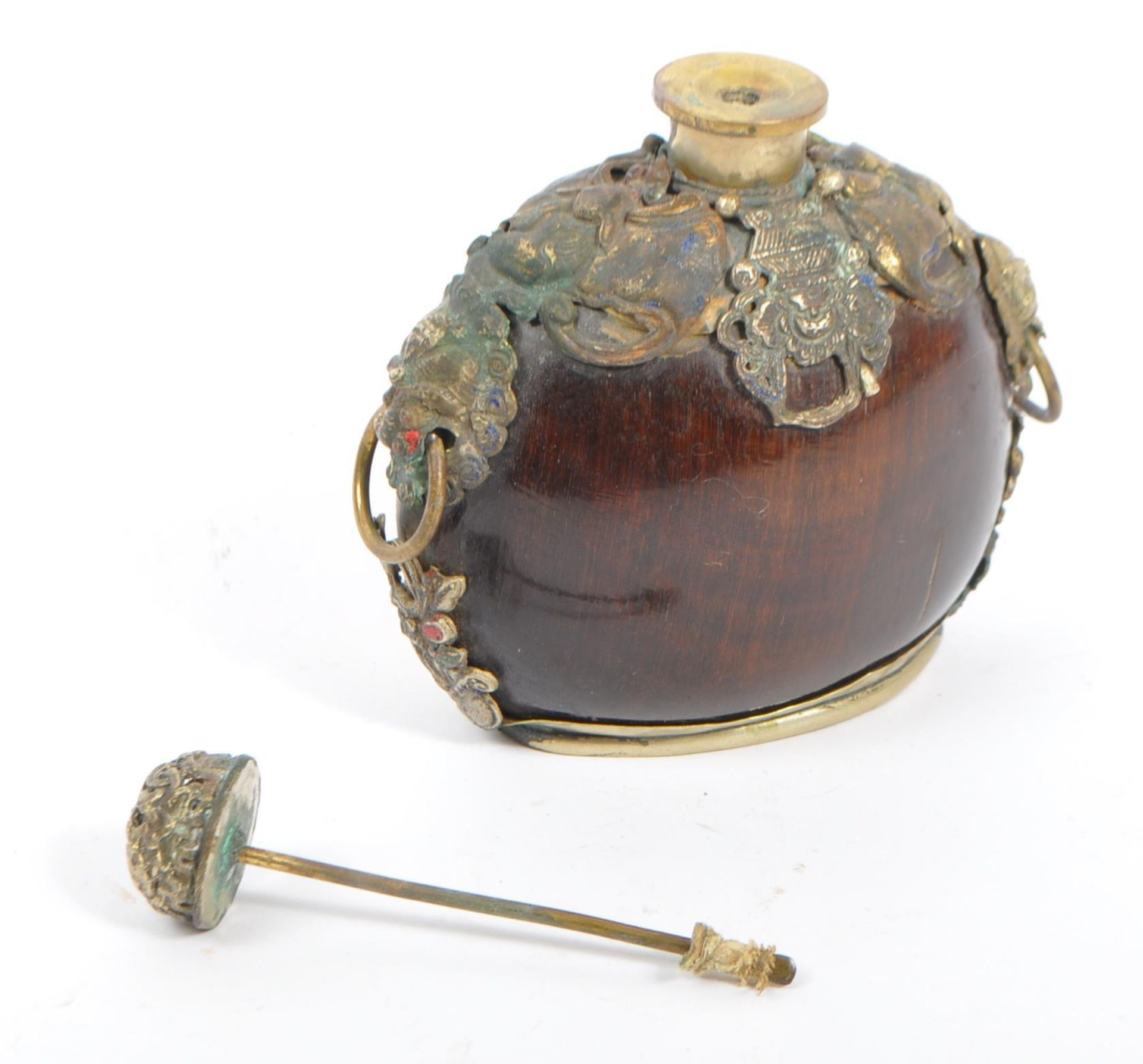 LATE 19TH / EARLY 20TH CENTURY CHINESE WHITE METAL OPIUM BOTTLE - Image 3 of 4