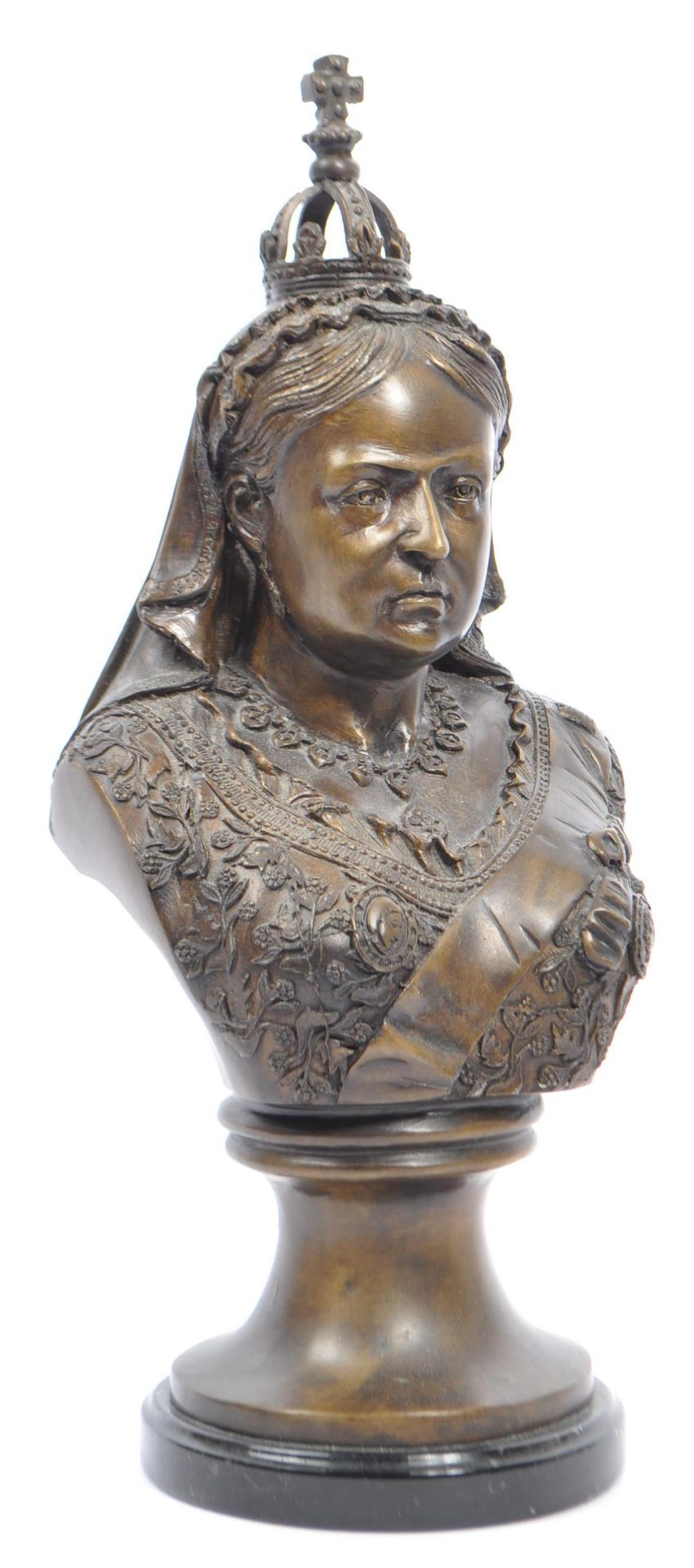 19TH CENTURY PATINATED BRONZE BUST OF QUEEN VICTORIA