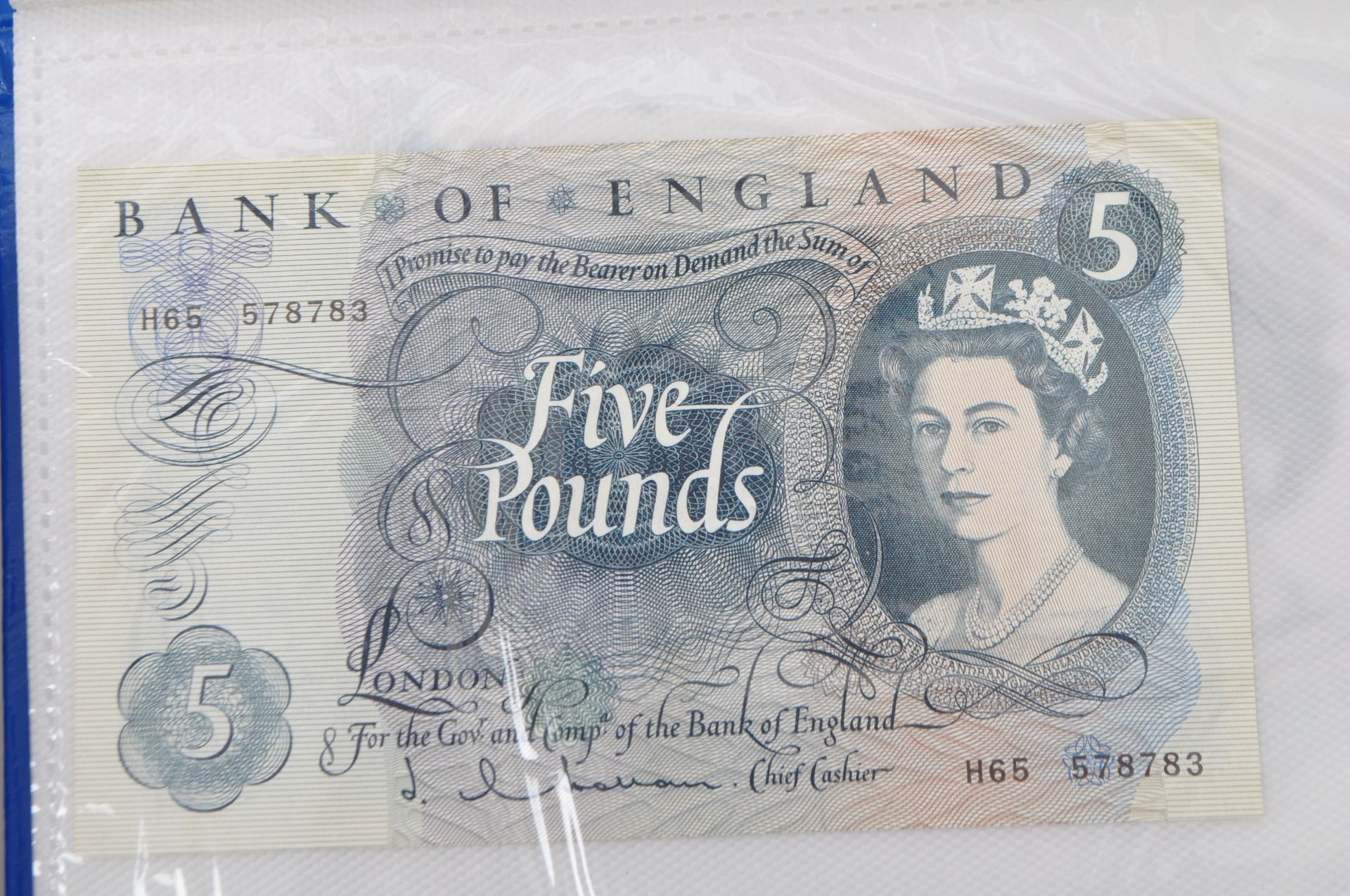 A COLLECTION OF UK UNCIRCULATED AND CIRCULATED BANKNOTES - Image 4 of 6