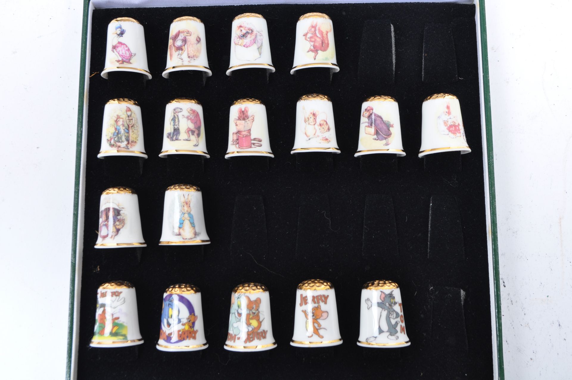 COLLECTION OF CASED PORCELAIN COLLECTORS THIMBLES - Image 8 of 8