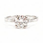 18CT WHITE GOLD & DIAMOND SOLIATIRE RING