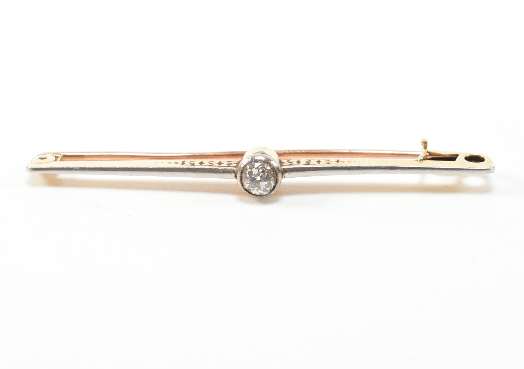 14CT GOLD & DIAMOND BAR BROOCH - Image 2 of 10