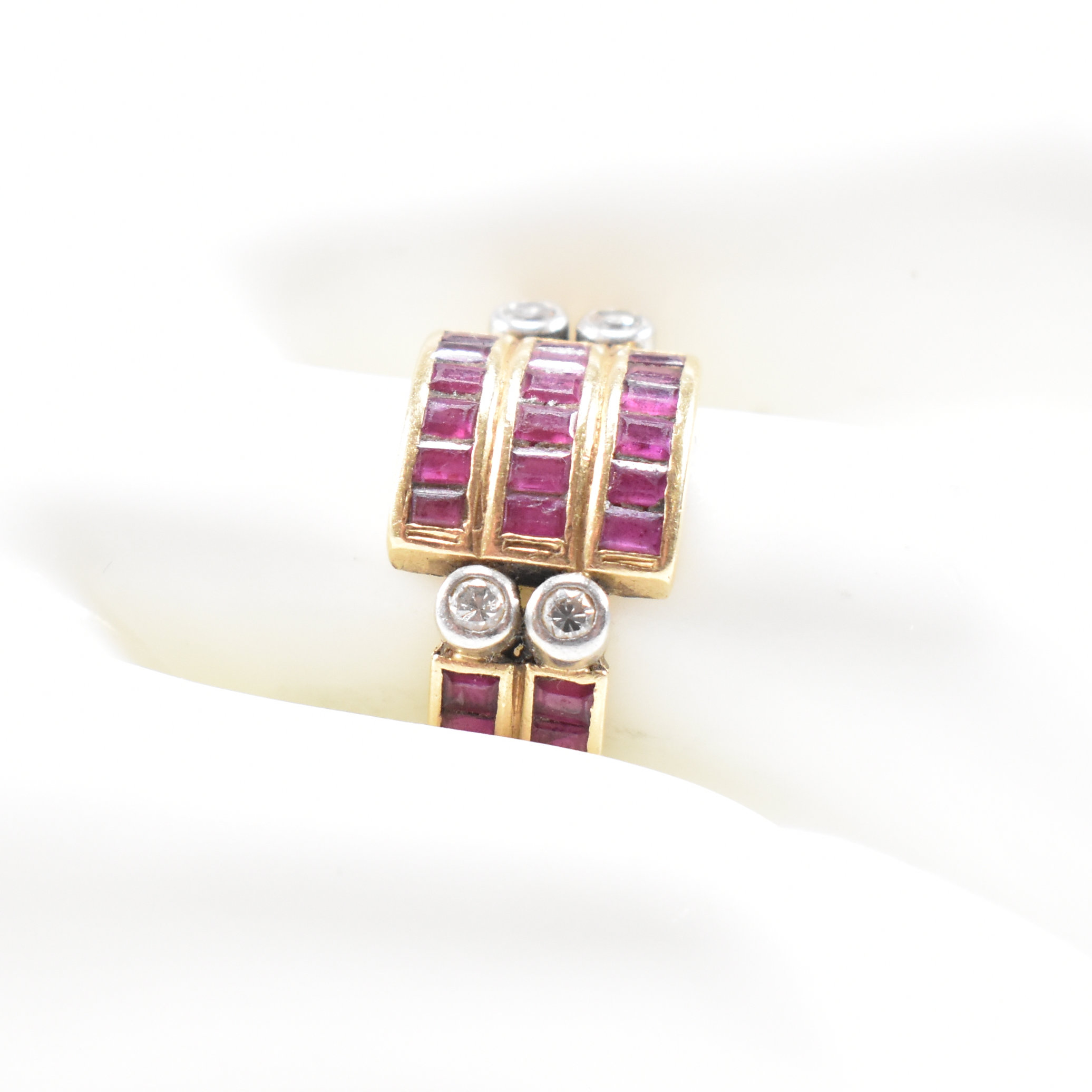 ART DECO GOLD RUBY & DIAMOND CLUSTER RING - Image 7 of 7