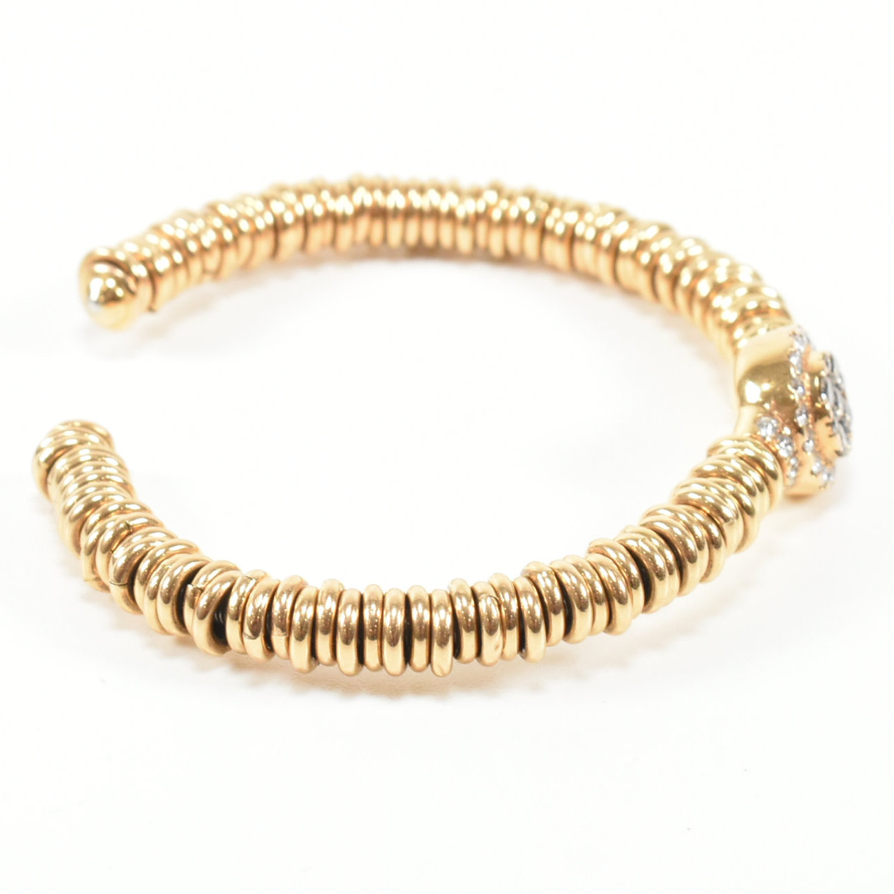 18CT GOLD & DIAMOND CLUSTER BANGLE BRACELET - Image 6 of 9