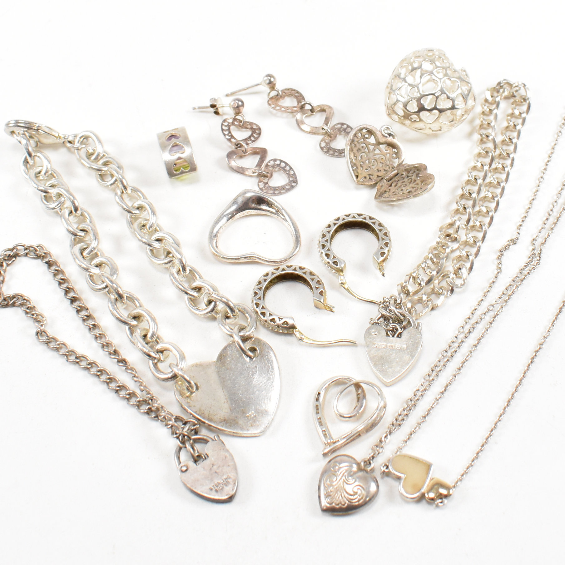 COLLECTION OF 925 SILVER & WHITE METAL HEART JEWELLERY - Image 9 of 12