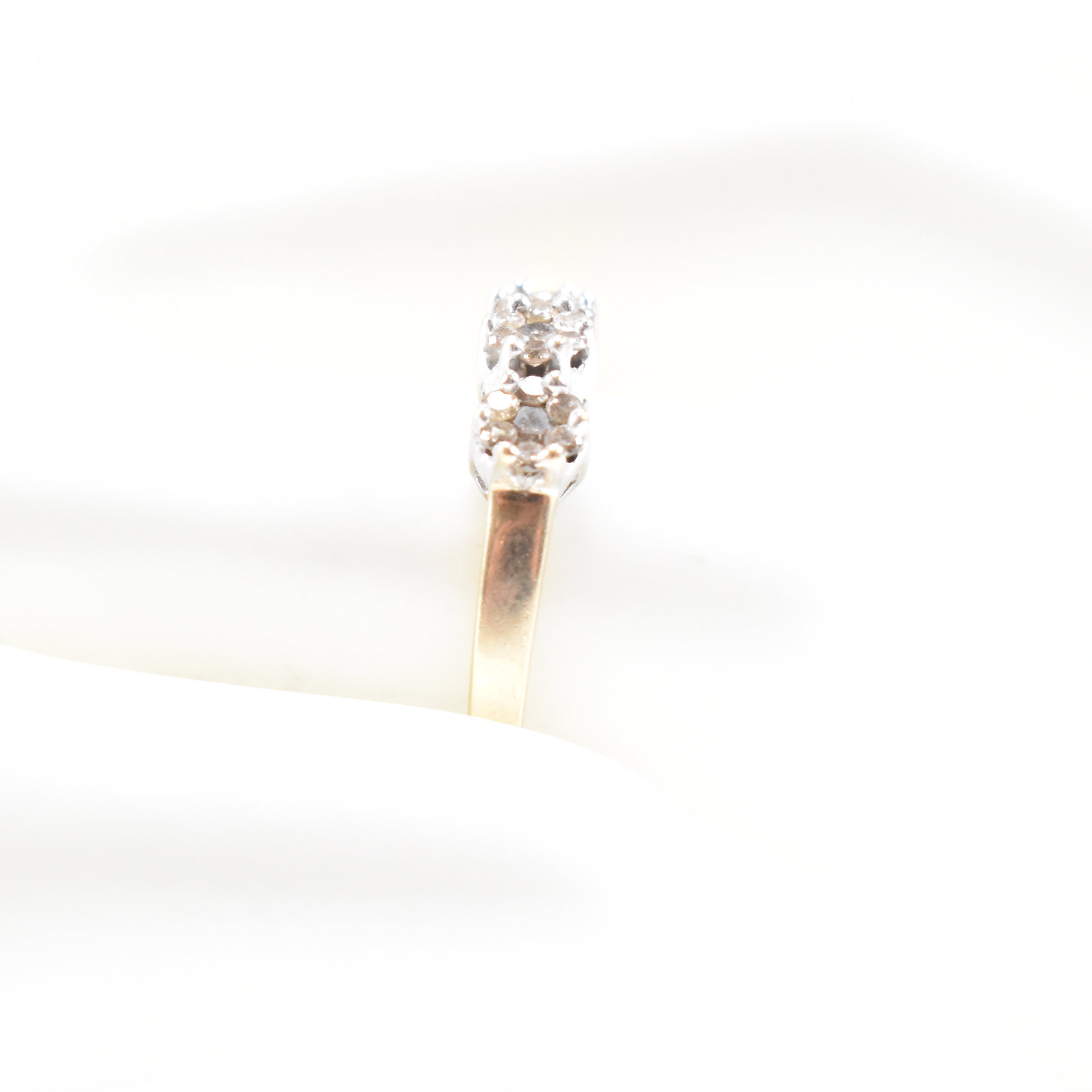 HALLMARKED 9CT GOLD & DIAMOND CLUSTER RING - Image 8 of 8