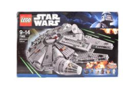 LEGO - STAR WARS - 7965 - MILLENNIUM FALCON