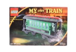 LEGO - LEGO TRAINS - 10015 - GREEN PASSENGER WAGON