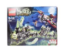 LEGO - MONSTER FIGHTERS - 9467 - THE GHOST TRAIN
