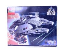 LEGO - STAR WARS - 7190 - MILLENNIUM FALCON