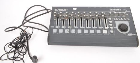 VINTAGE STUDIOMIX STUDIO MIX AUDIO SEQUENCER BY PEAVEY