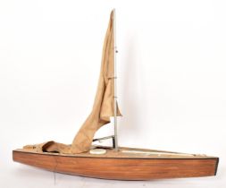 EARLY 20TH CENTURY STLYE MOTORISED POND YACHT BOAT