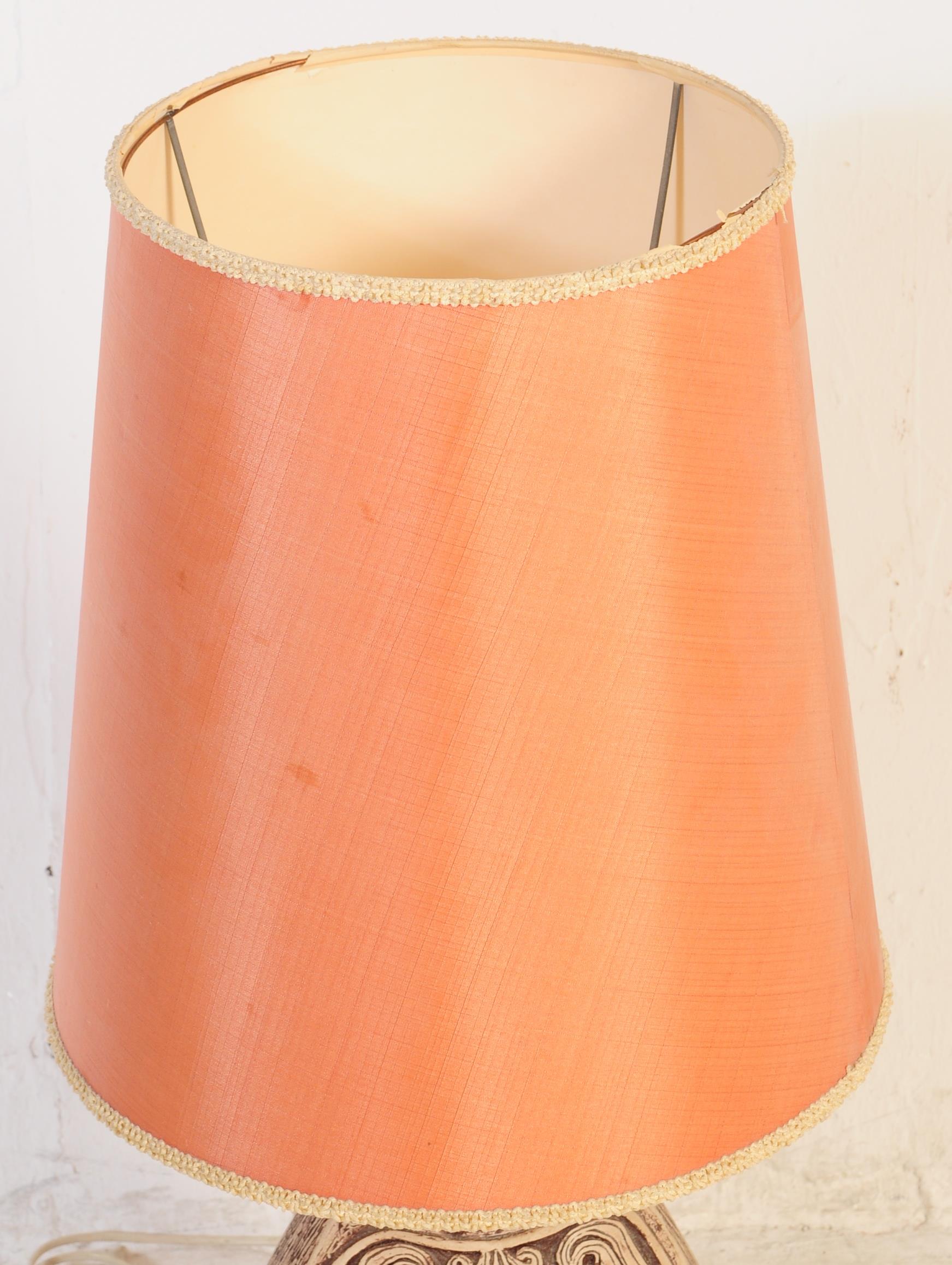 MID 20TH CENTURY CARVED CERAMIC LAMP BASE & SHADE - Image 2 of 5