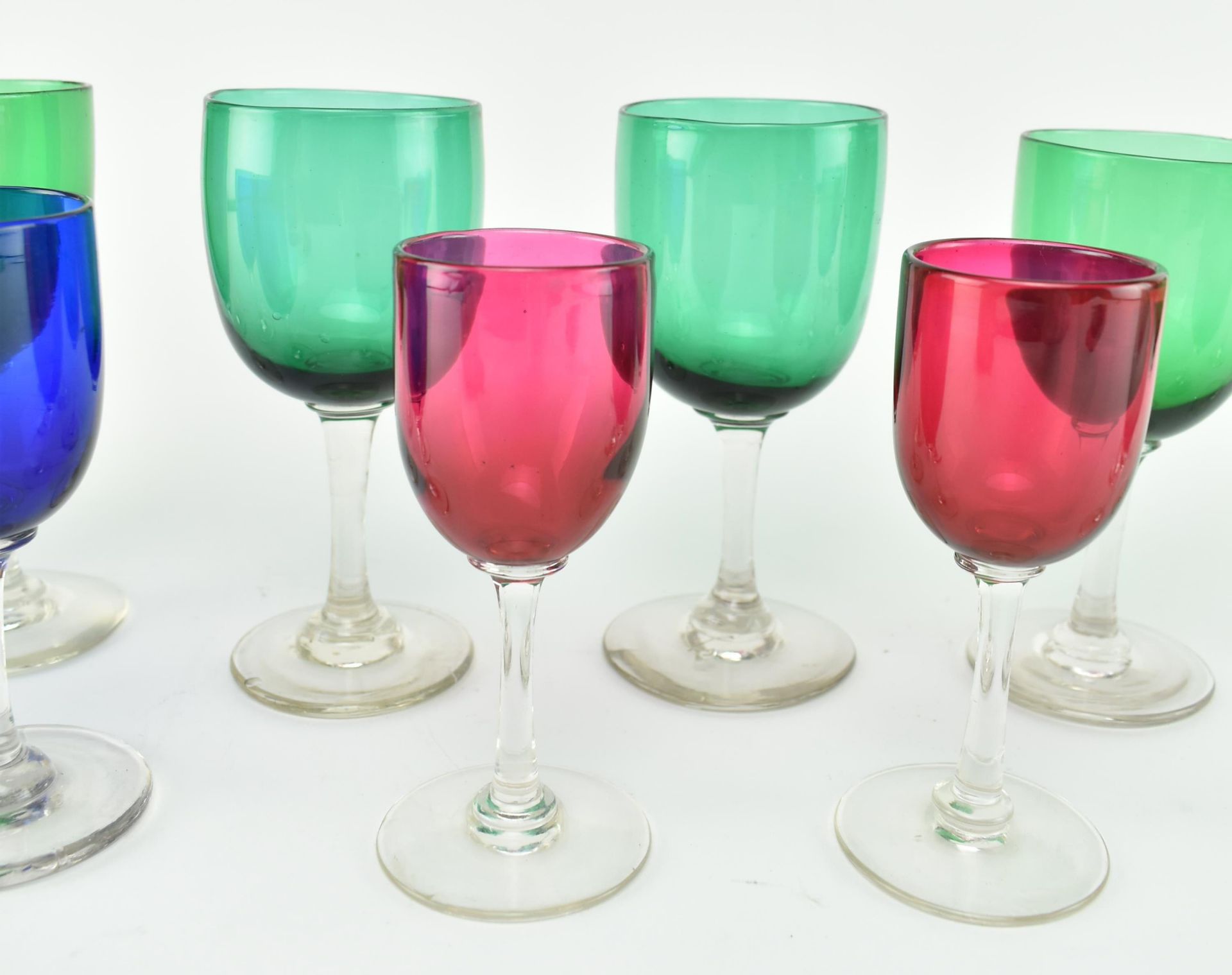 COLOURED GLASSWARE - 13 LATE VICTORIAN & ONWARD GLASSES - Image 6 of 8