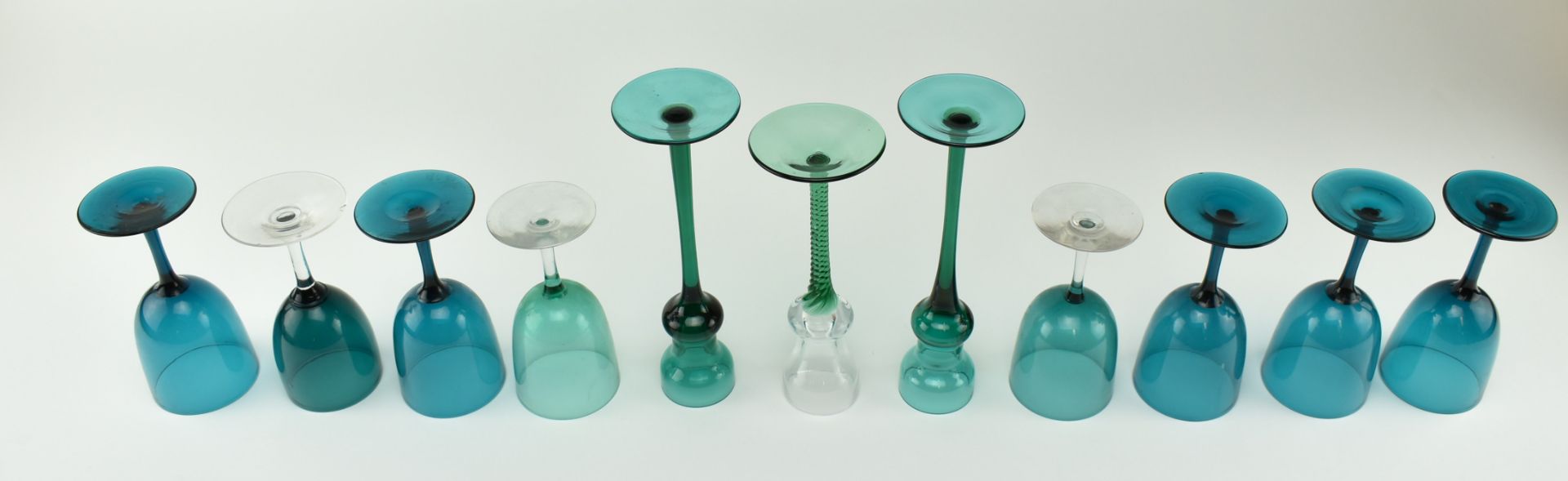 COLLECTION OF EARLY 20TH CENTURY TEAL DRINKING GLASSES - Image 8 of 11
