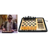 ONLY FOOLS & HORSES - SIR DAVID JASON SIGNED TALKING CHESS GAME