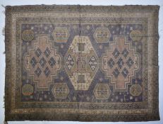 MIDDLE EASTERN DESIGN WOOL RUG