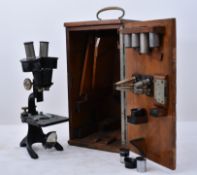 CARL ZEISS - EARLY 20TH CENTURY STEREO MICROSCOPE IN CASE