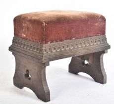 GOTHIC MANNER 19TH CENTURY OAK ECCLESIASTIC STOOL / SEAT