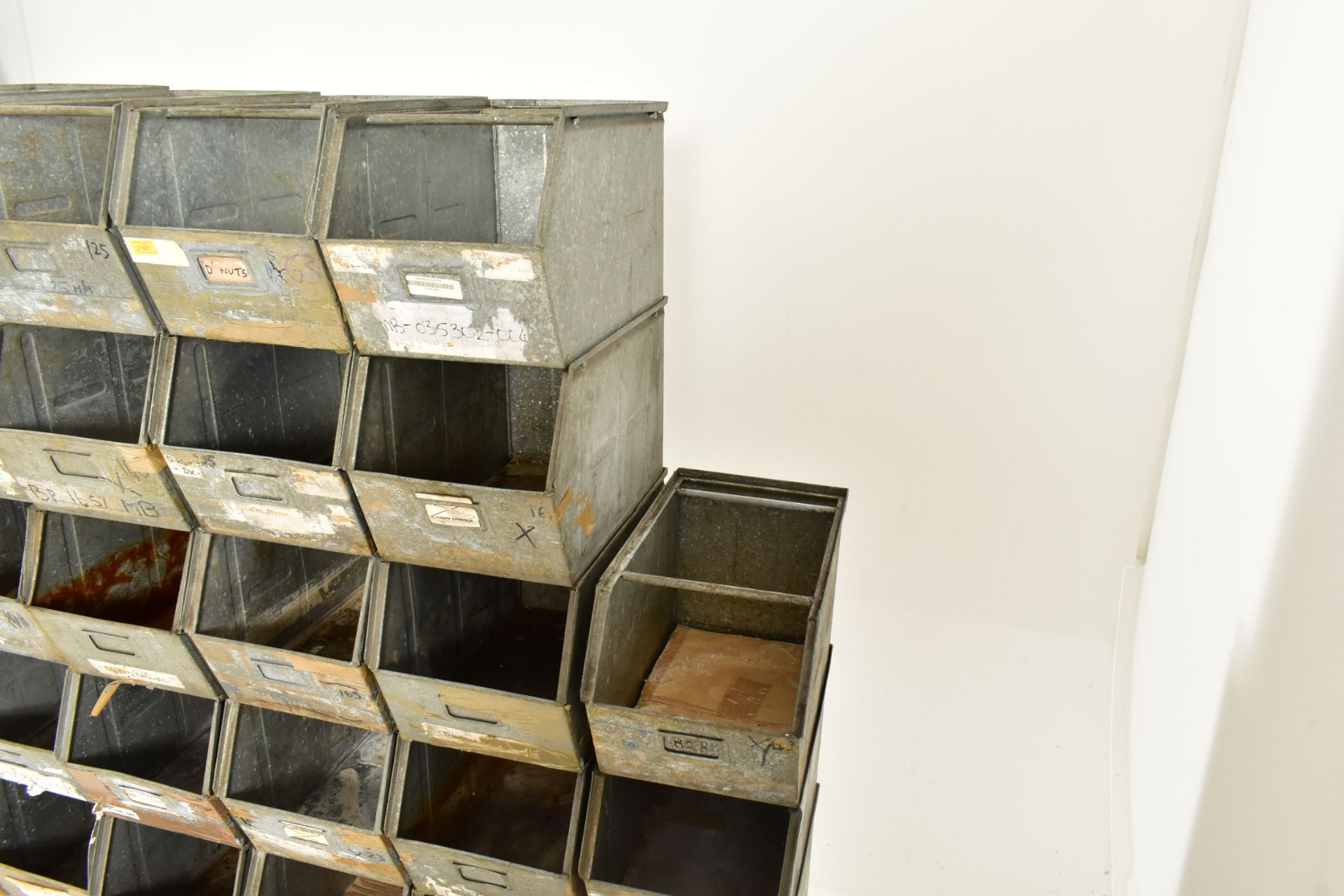 TWENTY-EIGHT VINTAGE METAL INDUSTRIAL STACKING TRAYS - Image 5 of 7