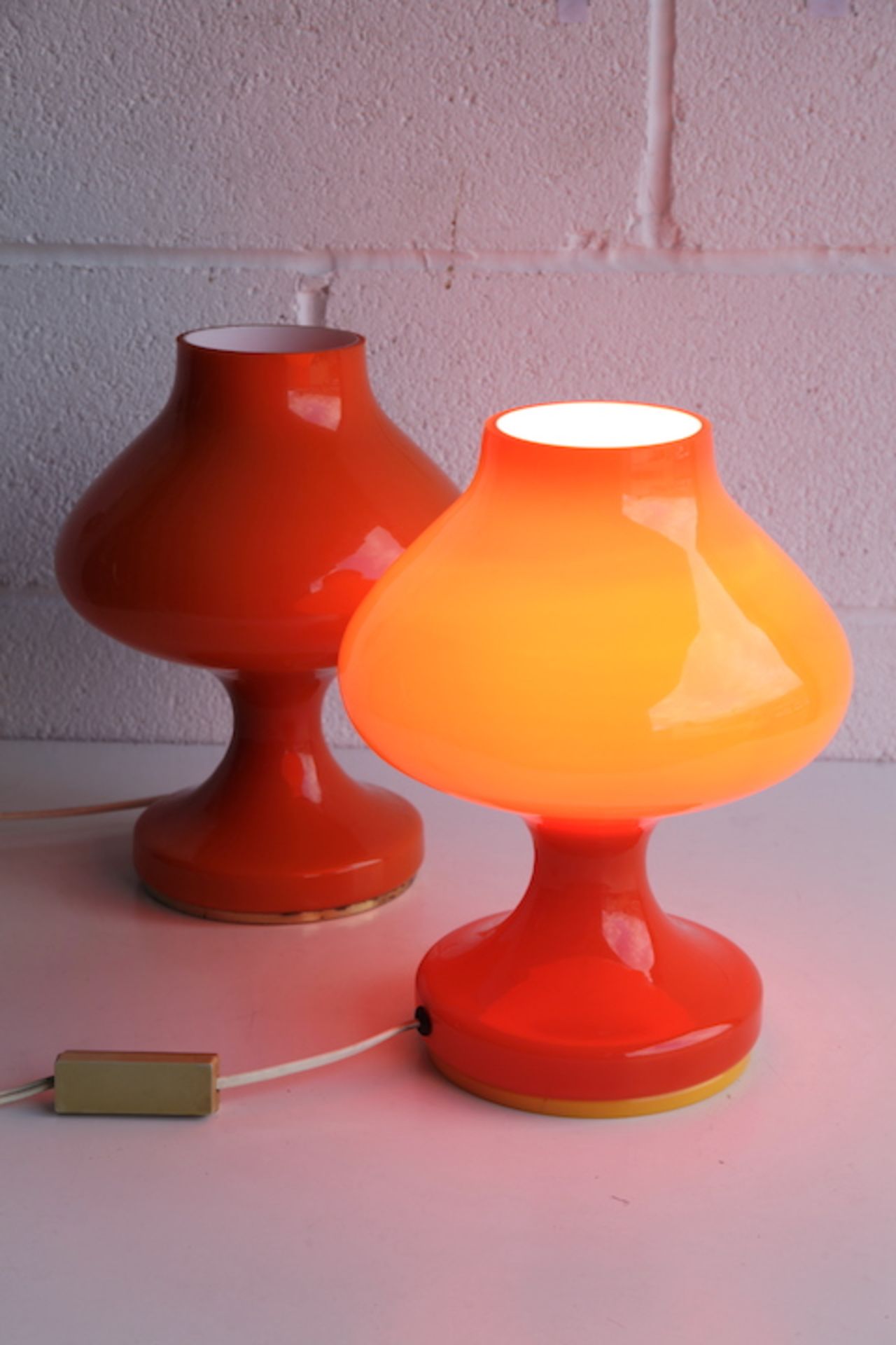 STEPAN TABERA OPP JIHLAVA - PAIR OF ORANGE GLASS TABLE LAMPS - Image 4 of 4