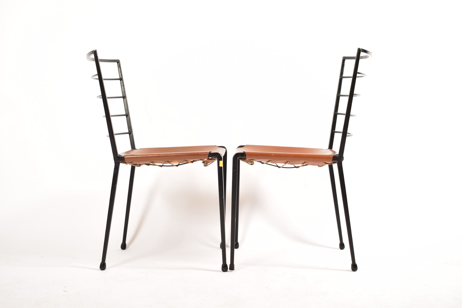 ROBERT HILL - LADDERAX - DINING TABLE AND FOUR CHAIRS - Image 5 of 11