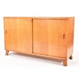 VINTAGE MID 20TH CENTURY OAK SIDEBOARD / CABINET