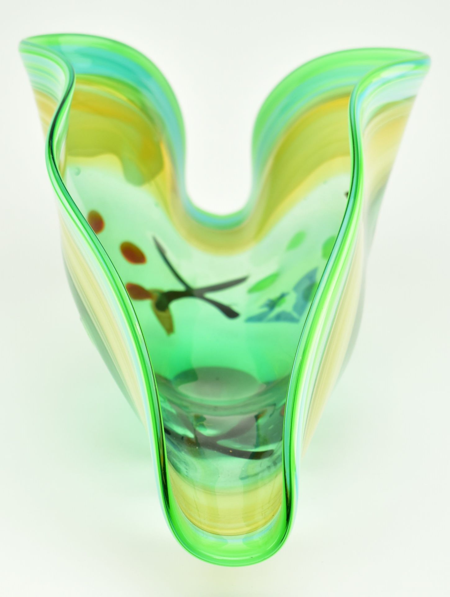 VIG GLASS INC. - 20TH CENTURY STUDIO ART GLASS CENTERPIECE - Image 3 of 6