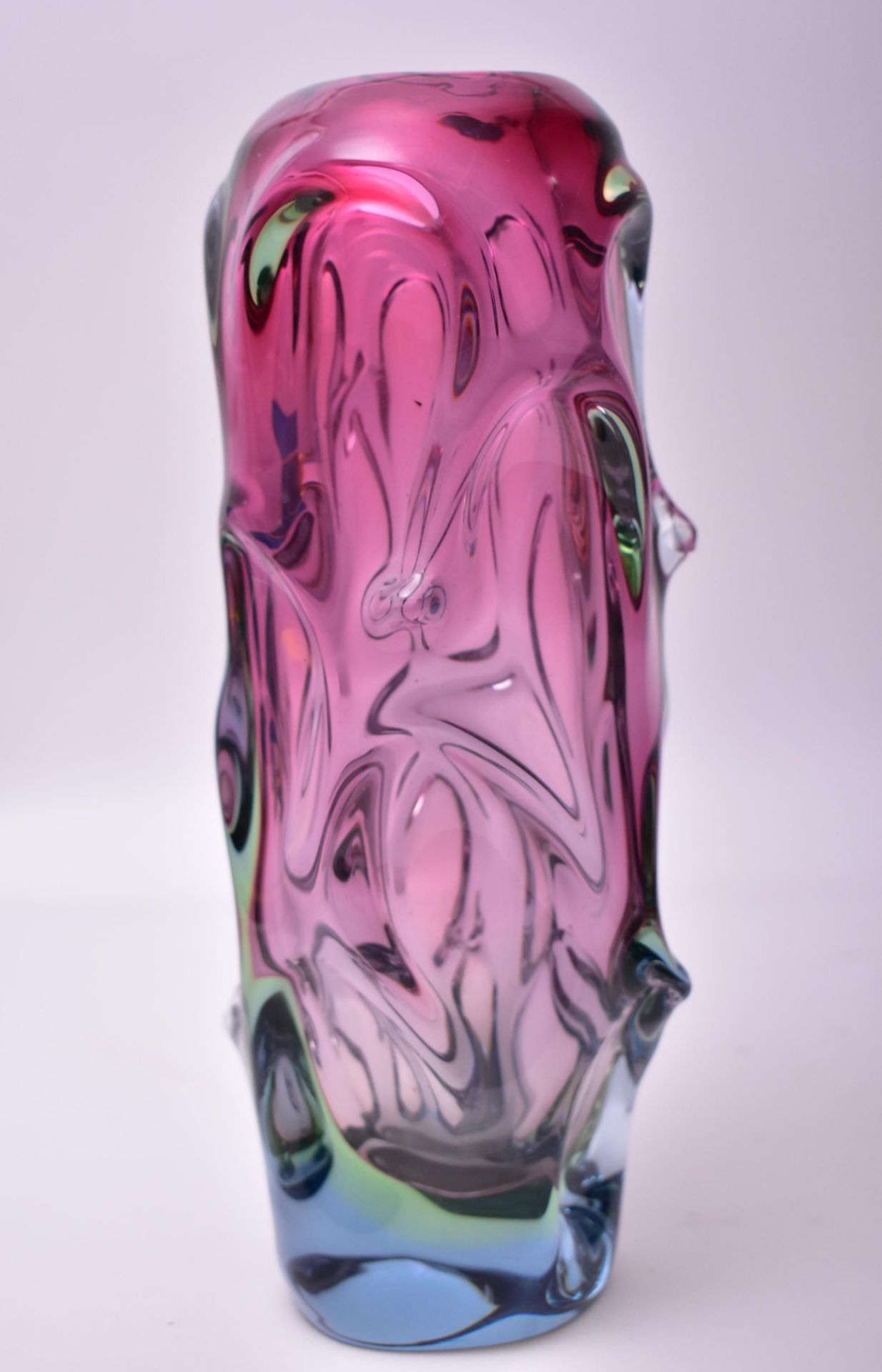 MANNER OF JAN BERANEK X SKDLOVICE - TALL CZECH 1960S GLASS VASE - Image 2 of 6