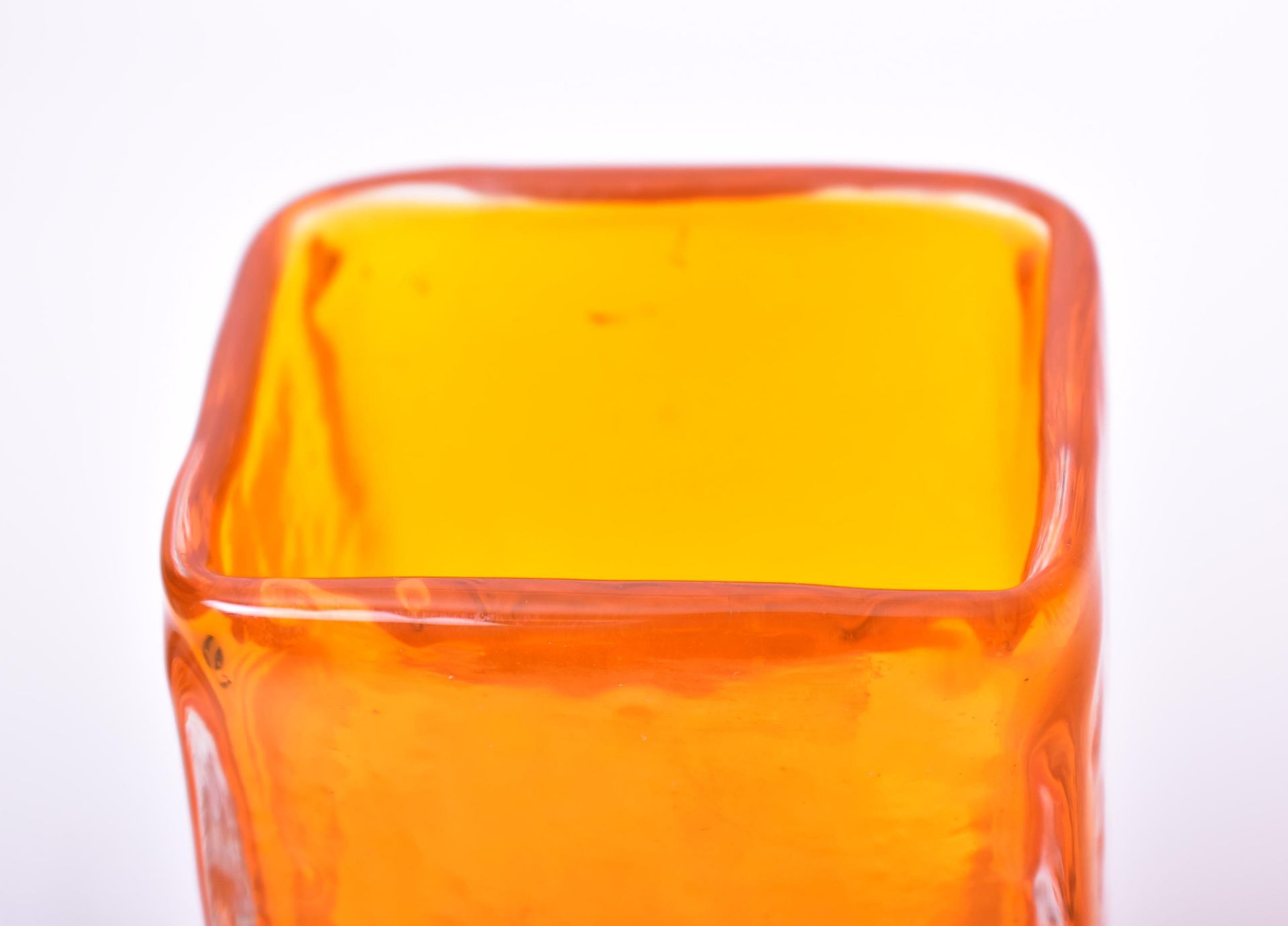 WHITEFRIARS - TANGERINE DRUNKEN BRICKLAYER 1960S GLASS VASE - Bild 2 aus 5