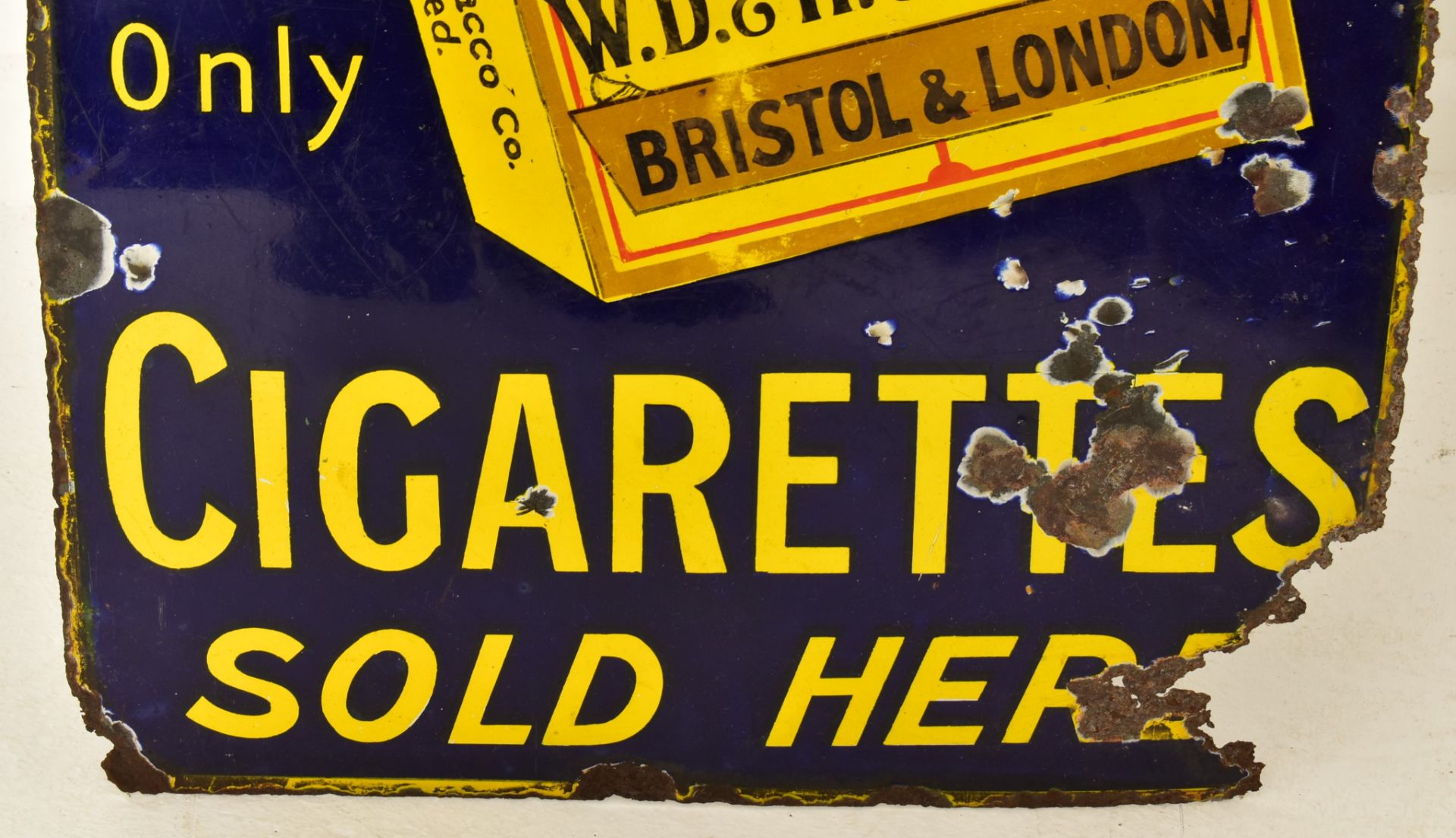 WILLS'S GOLD FLAKE - VINTAGE POINT OF SALE ENAMEL SIGN - Image 3 of 5