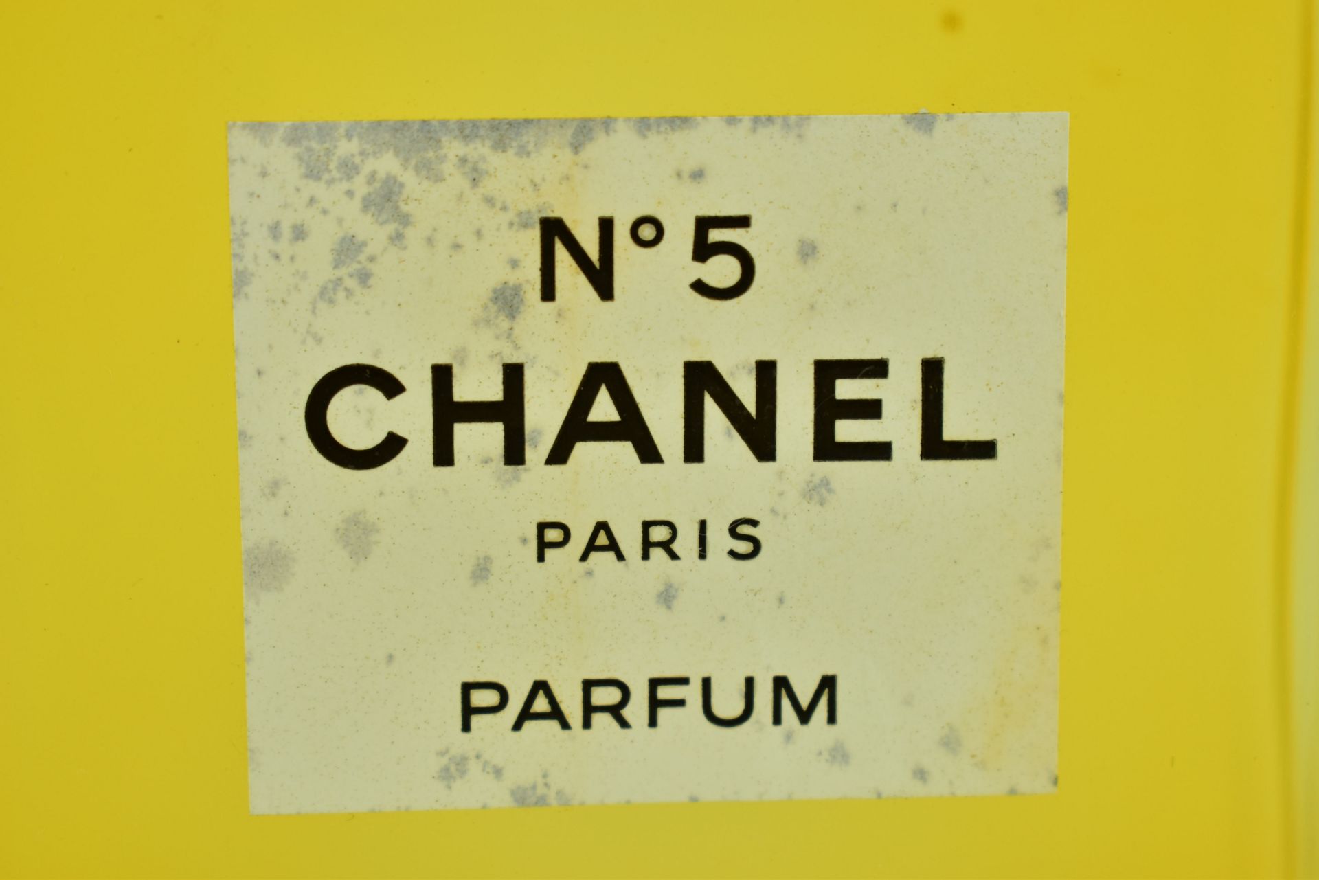 NO 5 CHANEL - VINTAGE ADVERTISING FACTICE BOTTLE - Image 3 of 4