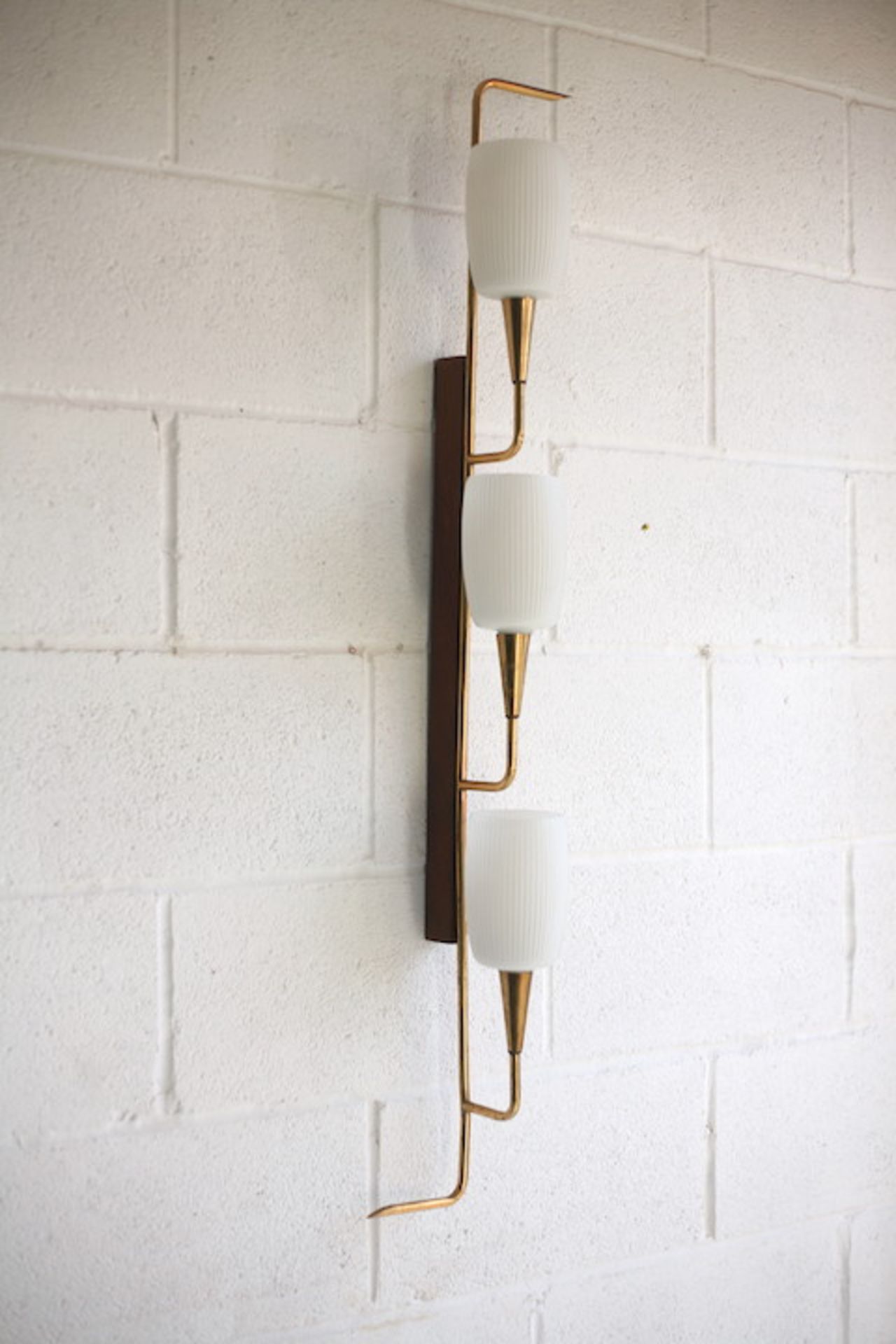 RETRO MID CENTURY 1950s TRIPLE FRENCH WALL LIGHT - Image 2 of 6