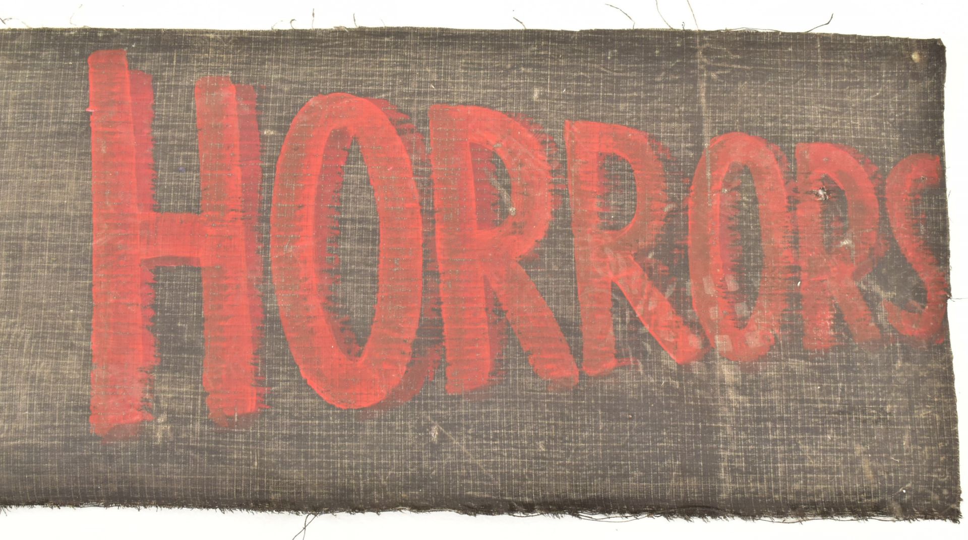 HOUSE OF HORRORS - FAIRGROUND PAINTED CANVAS SIGN - Image 4 of 5