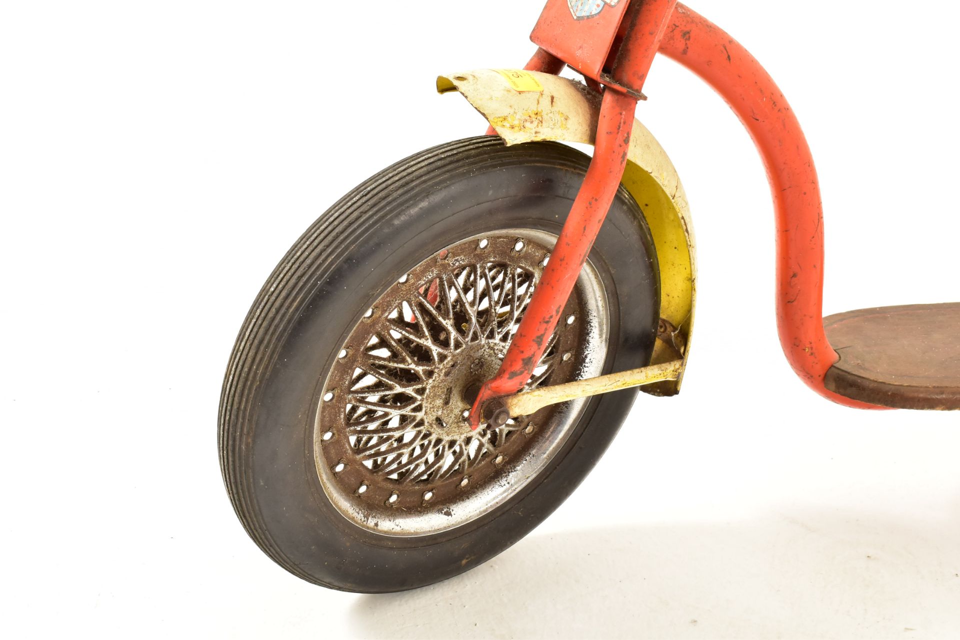 TRI-ANG - VINTAGE 1960S PAINTED METAL CHILDREN SCOOTER - Image 3 of 6