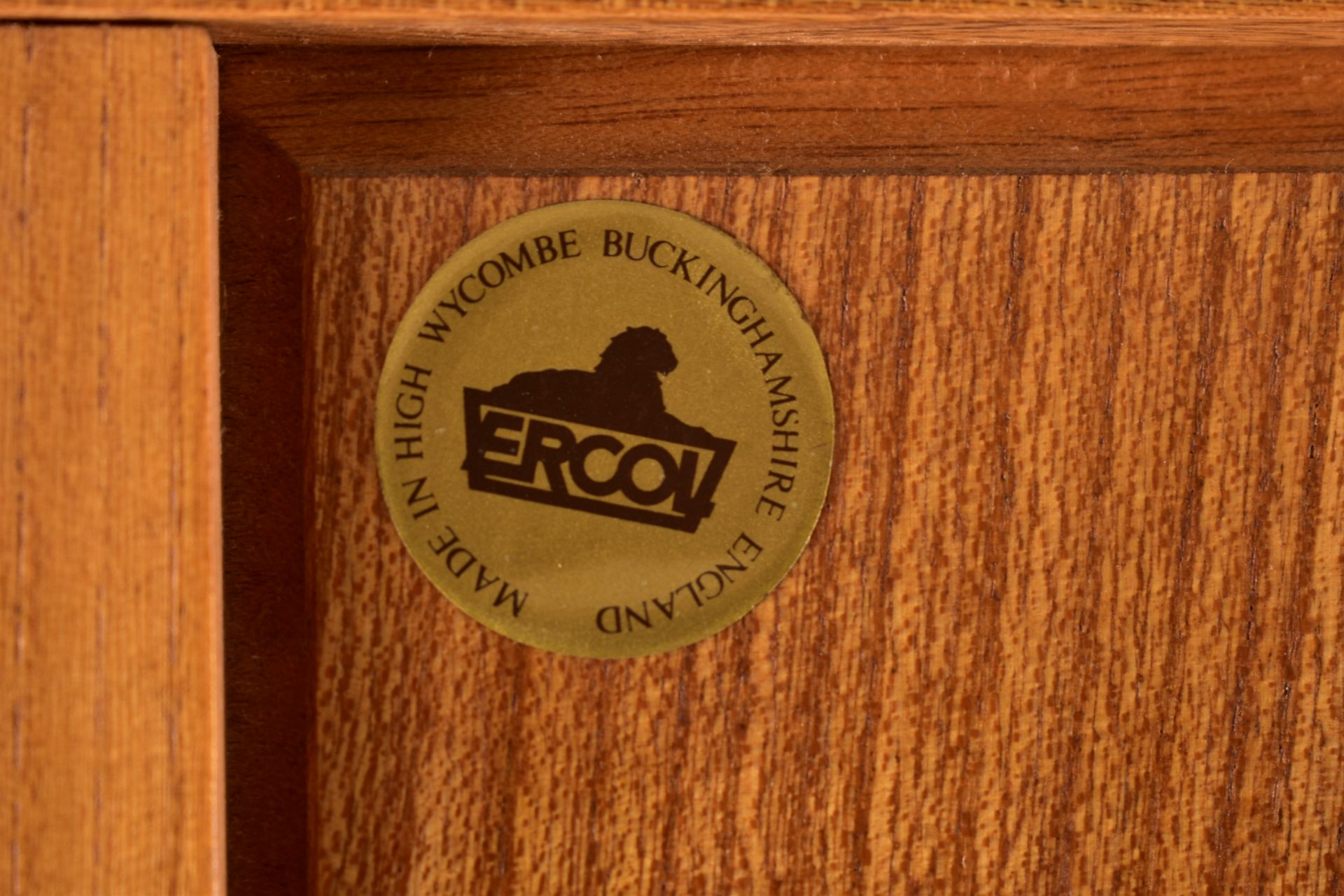 ERCOL - KELMSCOT - 1980S BEECH AND ELM CABINET DESK 104/125 - Image 15 of 15