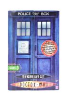 DOCTOR WHO - CHARACTER OPTIONS - 10 FIGURE GIFT SET