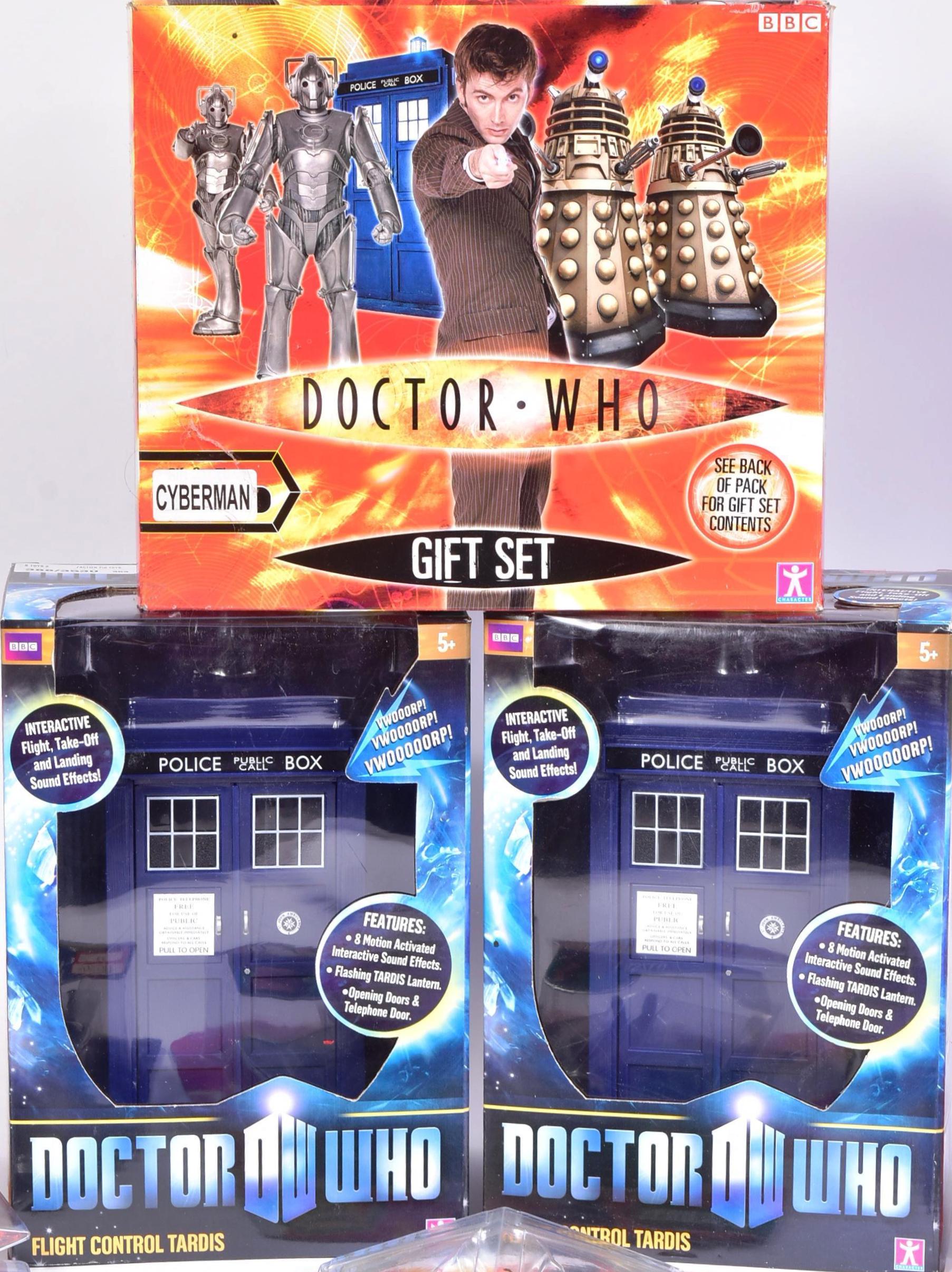 DOCTOR WHO - COLLECTION OF ACTION FIGURES & PLAYSETS - Image 2 of 5