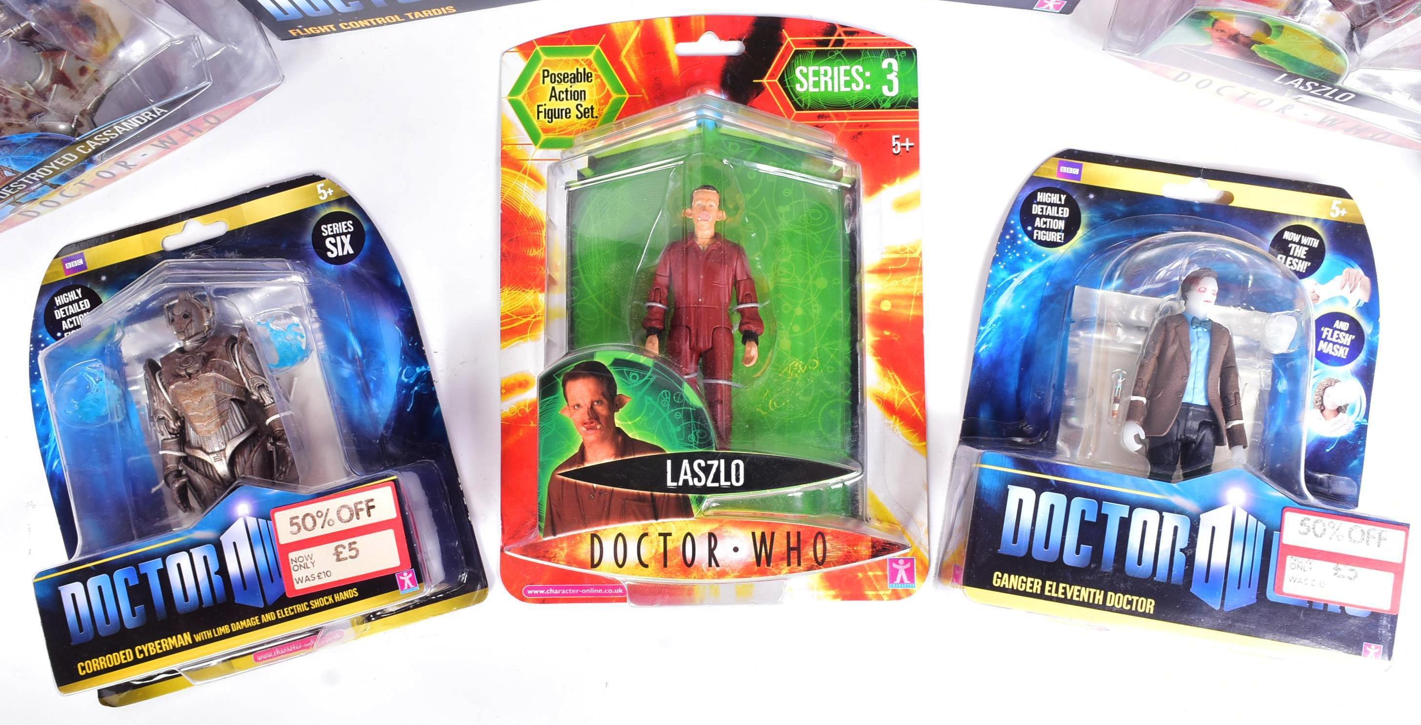 DOCTOR WHO - COLLECTION OF ACTION FIGURES & PLAYSETS - Image 5 of 5