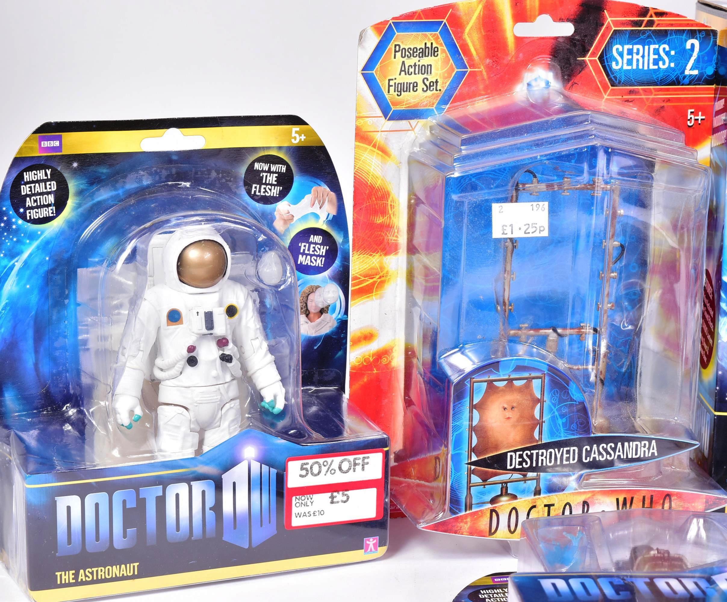 DOCTOR WHO - COLLECTION OF ACTION FIGURES & PLAYSETS - Image 4 of 5