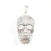 CONTEMPORARY STERLING SILVER NOVELTY SKULL NECKLACE