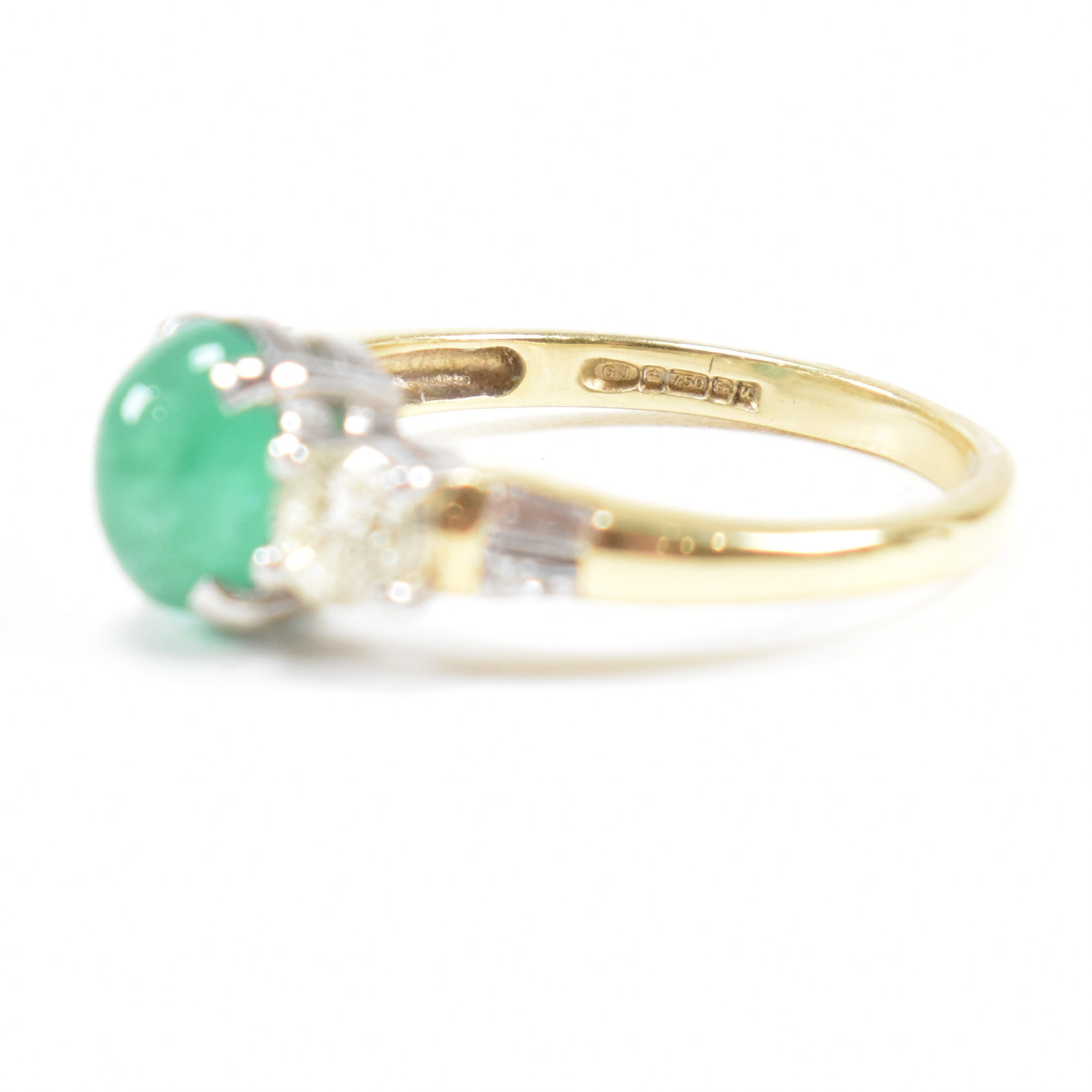 HALLMARKED 18CT GOLD EMERALD & DIAMOND THREE STONE RING - Image 6 of 7