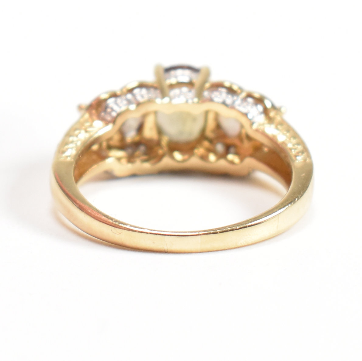 YELLOW GOLD ANDALUSITE & DIAMOND RING - Image 5 of 7