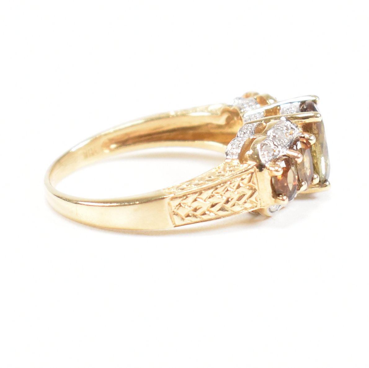 YELLOW GOLD ANDALUSITE & DIAMOND RING - Image 2 of 7